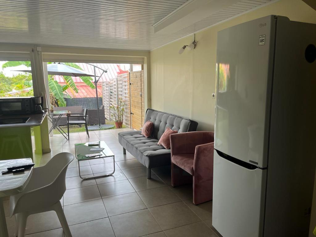 Agreable Appartement En Rez-De-Jardin A 450M De La Mer Sainte-Anne Bagian luar foto