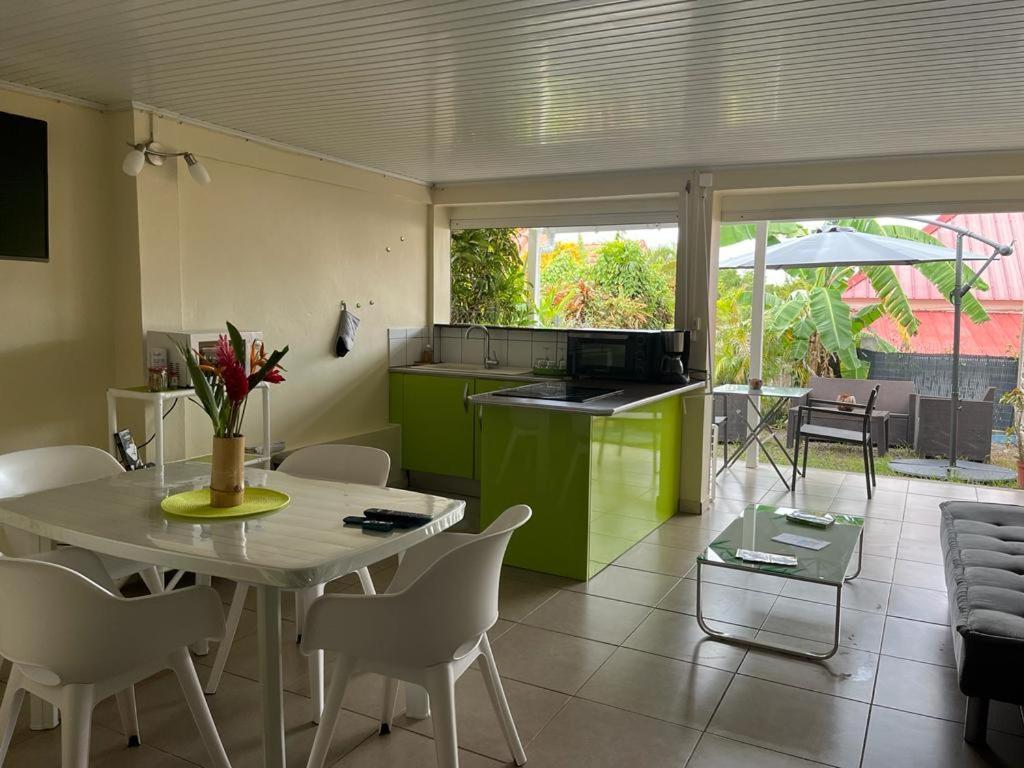 Agreable Appartement En Rez-De-Jardin A 450M De La Mer Sainte-Anne Bagian luar foto