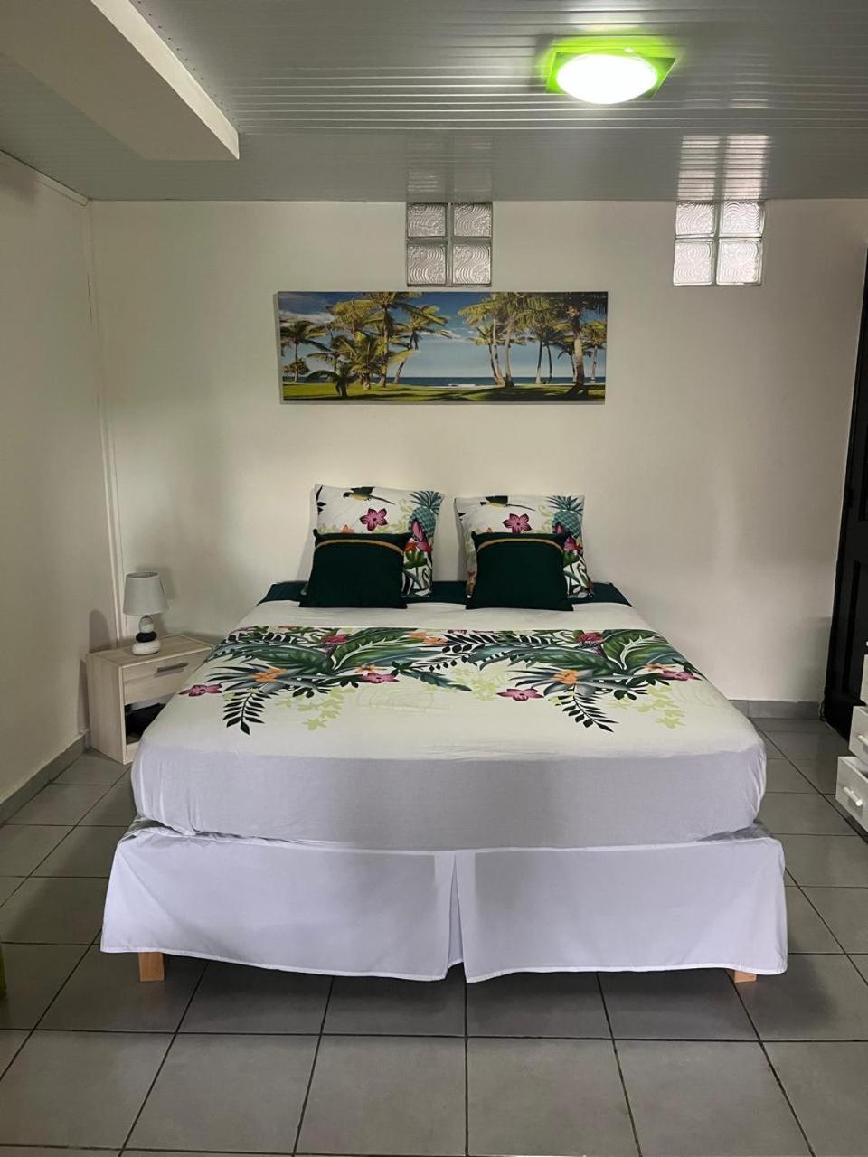 Agreable Appartement En Rez-De-Jardin A 450M De La Mer Sainte-Anne Bagian luar foto