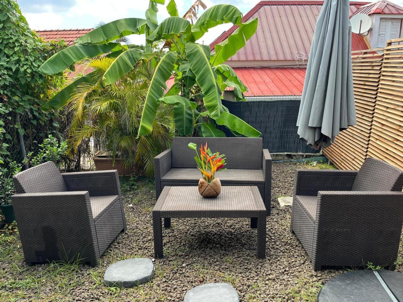 Agreable Appartement En Rez-De-Jardin A 450M De La Mer Sainte-Anne Bagian luar foto
